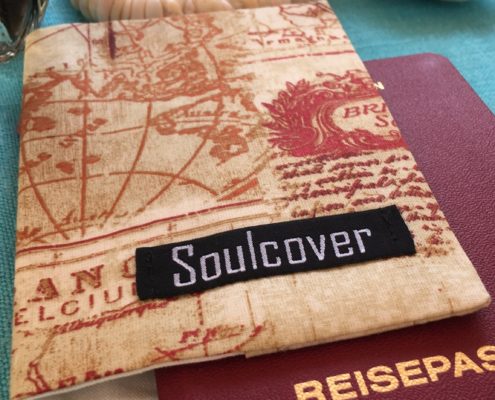 Reisepass-Etui-Soulcover-Weltkarte-PF